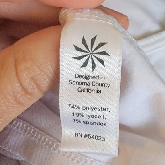 Athleta Razor Back Tank - Picture 4 of 5